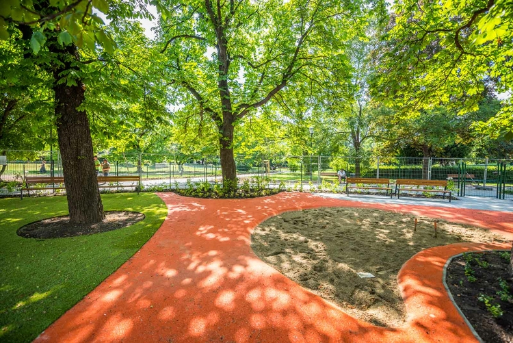 Bővíti parkolóinak számát a fővárosi agglomerációs város