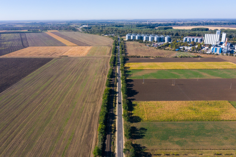 Zsákfalu közel 5 kilométeres bekötőútja újult meg Komárom-Esztergomban