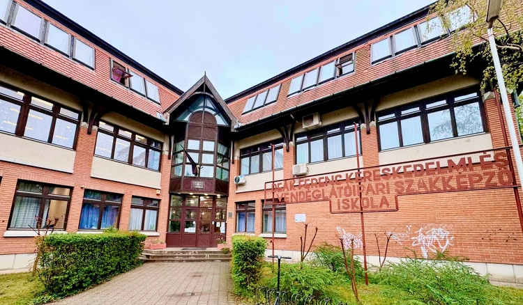 Új épületrésszel bővül a koronázóváros 1896 óta működő iskolája