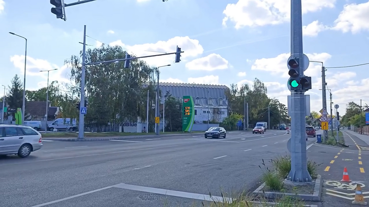 Halad a Sámsoni út négysávosítása Debrecenben – több mint 1 km-es szakaszt adtak át