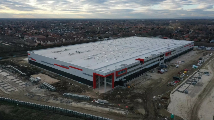 Átadták a Rossmann új üllői elosztóbázisát