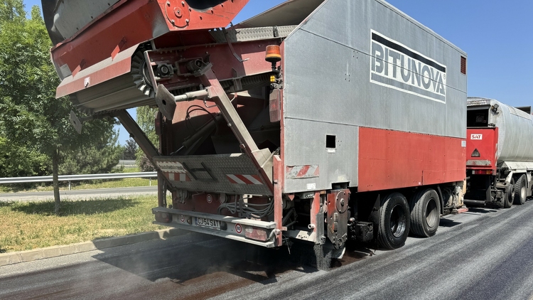 Évekkel meghosszabbíthatja az útburkolatok élettartamát egy új technológia