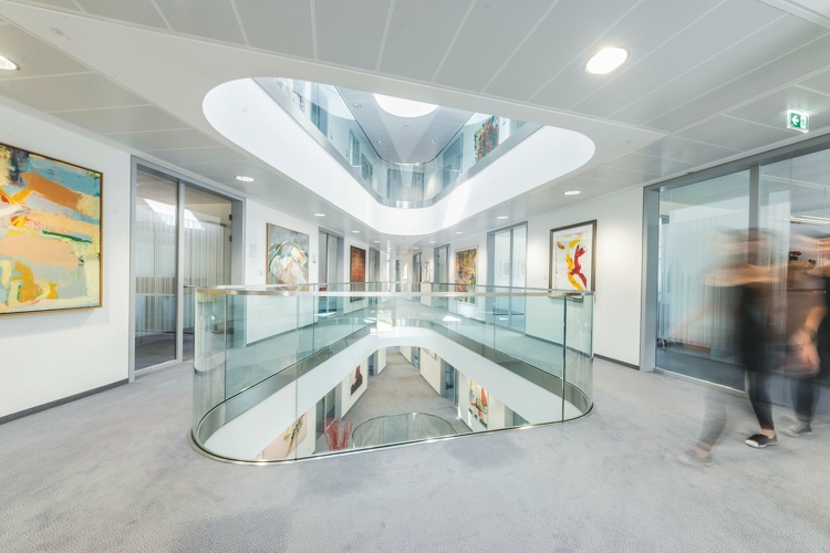 A felismerhetőség határterületeit villantja fel a STRABAG művészeti gyűjteménye