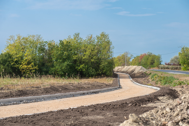 Már állnak az új kerékpáros híd pillérei Vas vármegyében - VIDEÓ