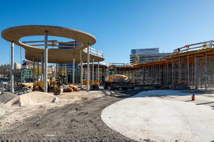 Pavilonokkal teszik élhetőbbé a főváros egyik metróval is elérhető terét 