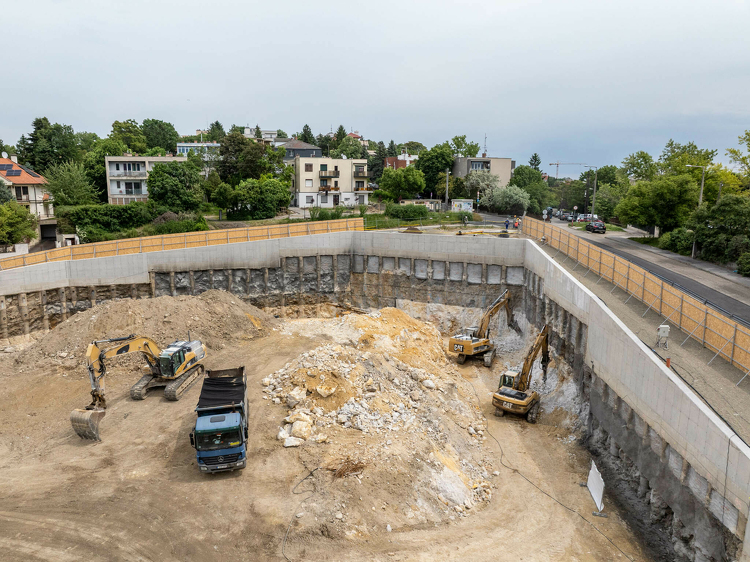 Keresik a kivitelezőt a Gellért-hegy nagyszabású beruházásához