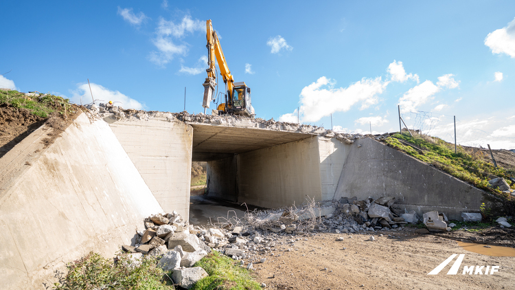 M1-es bővítés: hídbontásokra is szükség van a hídépítésekhez – FOTÓK