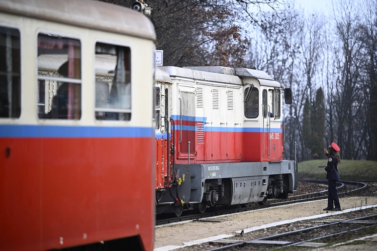 Eredeti arculattal és korszerű szolgáltatásokkal újul meg Szépjuhászné állomás
