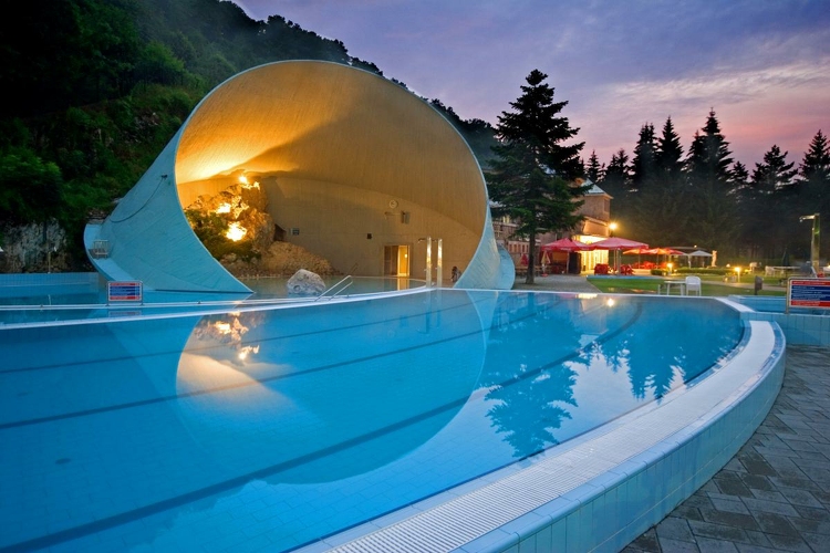 Új fejezet kezdődik a Miskolctapolca Barlangfürdő életében: indul a nagyszabású rekonstrukció