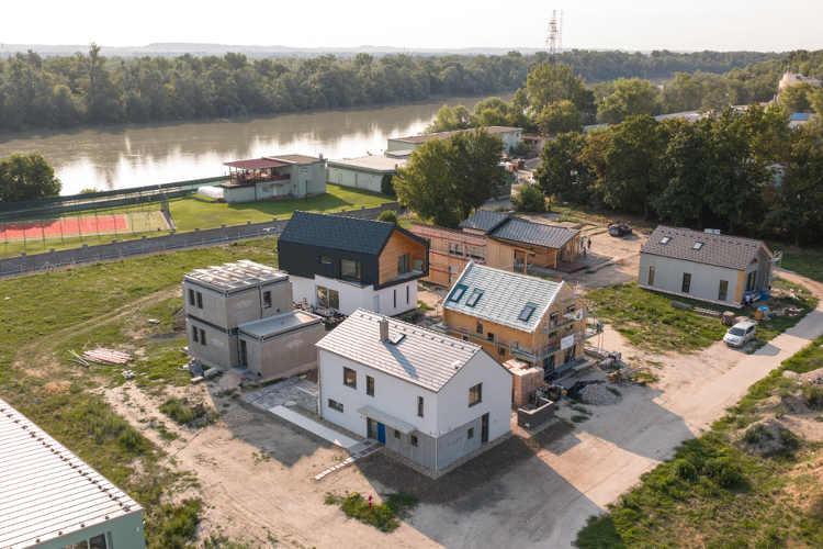 Otthonos hangulat, kiemelkedő energiahatékonyság – elkészült a Leier mintaháza