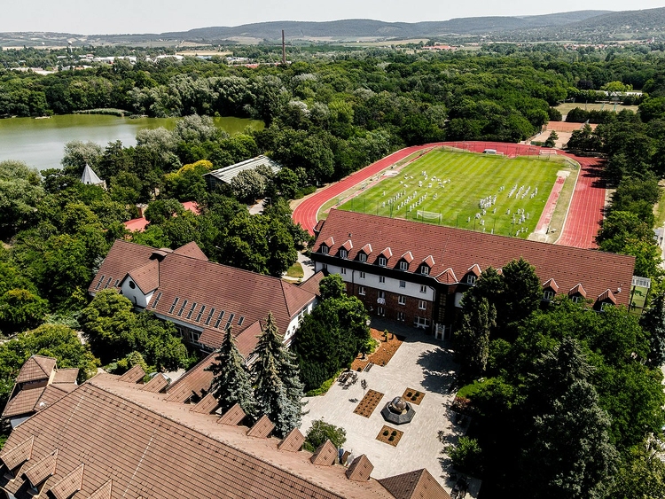 Keresik a tervezőt a magyar sportélet ikonikus helyszínének átfogó fejlesztéséhez