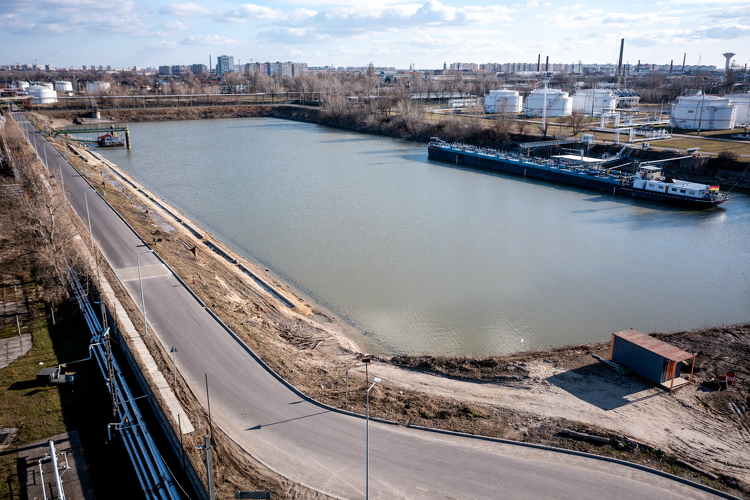 Korszerű vasúti, vízi és közúti infrastruktúra épülhet a Csepeli Szabadkikötőben