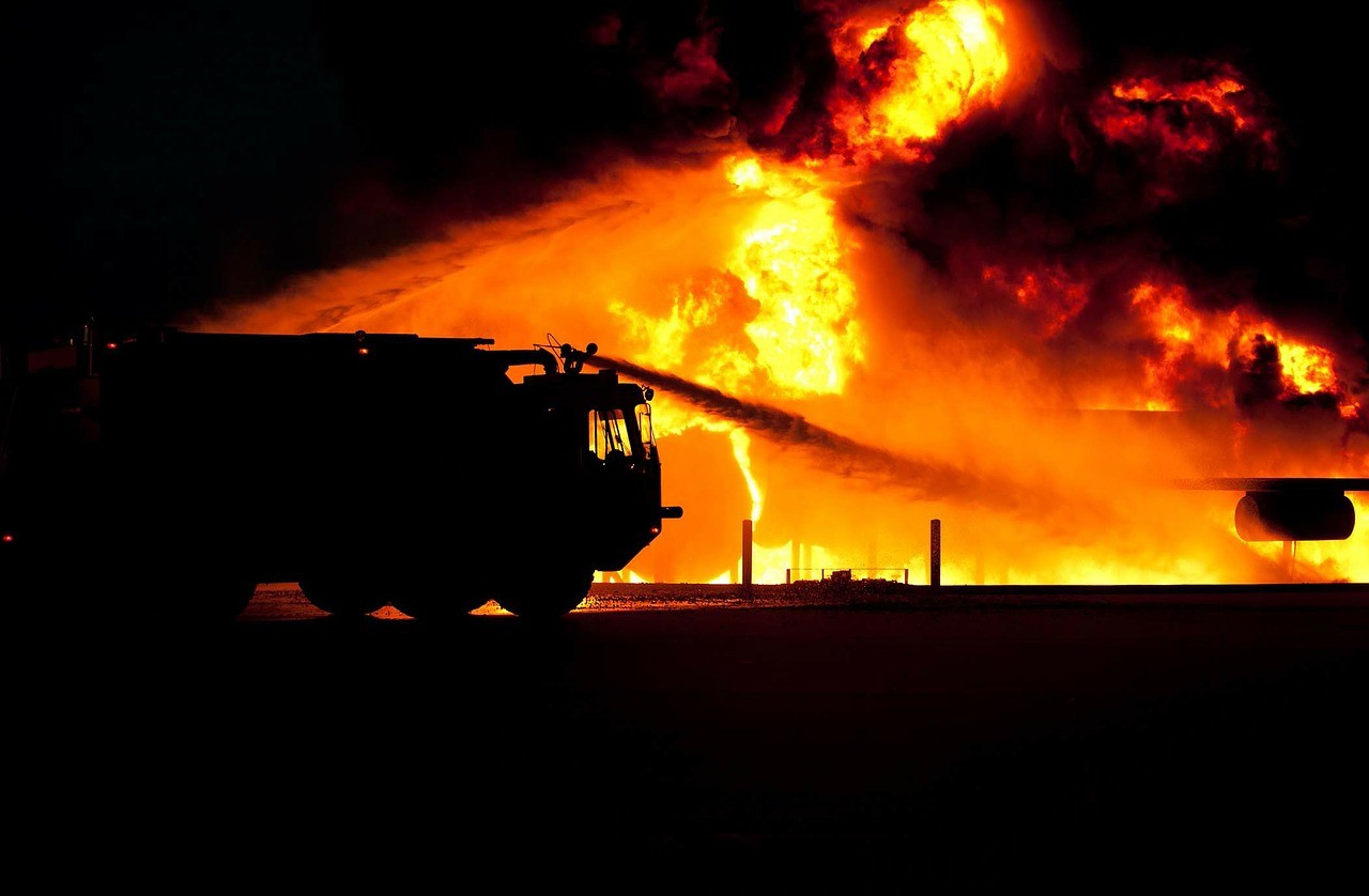 Nógrád, Heves és Borsod-Abaúj-Zemplén megye tűzoltói közösen fékezték meg a hulladéklerakónál felcsapott lángokat Salgótarján határában