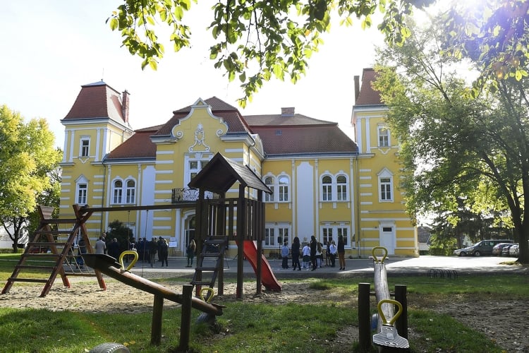 Megújult a szlovák nemzetiségi iskola Nézsán