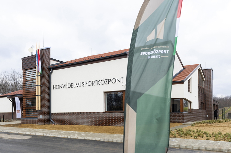 Átadták az ország első honvédelmi sportközpontját a Újfehértón, hamarosan Balassagyarmaton is elkészül a párja