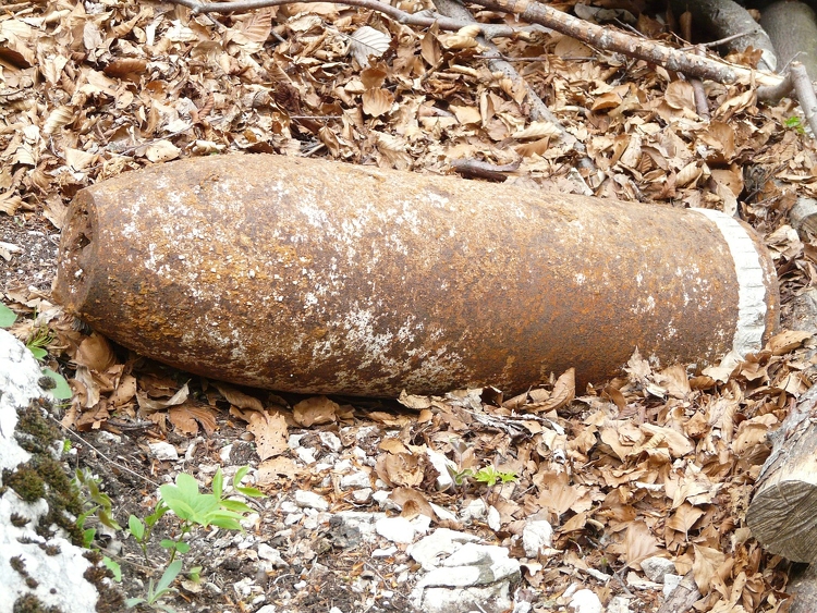 Jelentős mennyiségű világháborús robbanóeszköz került elő egy Nógrád megyei családi ház kertjéből