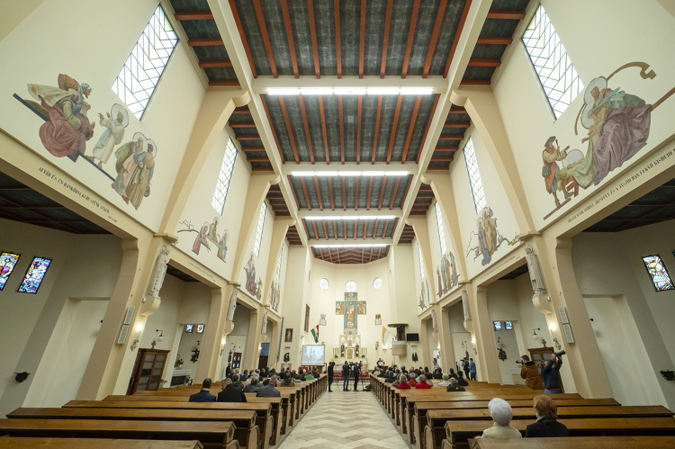 Harminc katolikus egyházi létesítmény újult meg Salgótarjánban és a környékén 