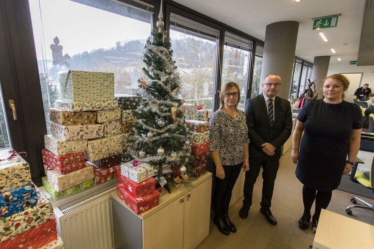 Tizenharmadik alkalommal indult útnak a kormányhivatali dolgozók karácsonyi adománya