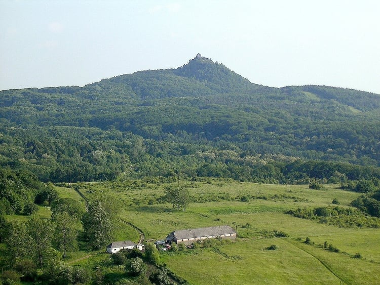 Szlovák-magyar összefogással dolgoznak Somoskő és Salgó várainak értékmentésén