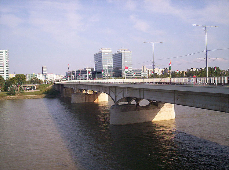 Részleges sávlezárás az Árpád hídon a hétvégén