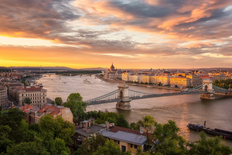 Szívmelengető filmben várnak vissza minket Budapest üres terei