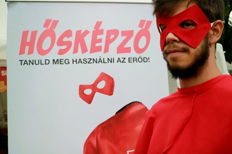 Mindenki lehet hős: elindult a Magyar Vöröskereszt kampánya
