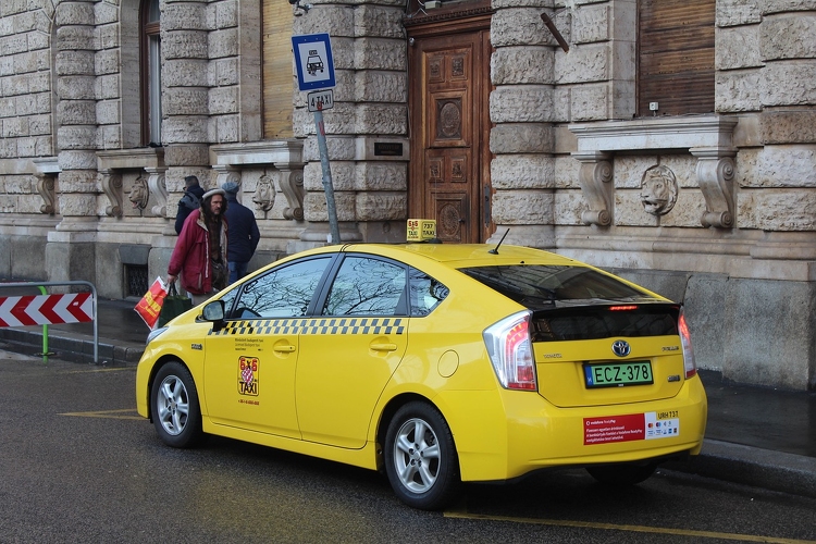 Májustól emelkedhetnek a taxis tarifák Budapesten