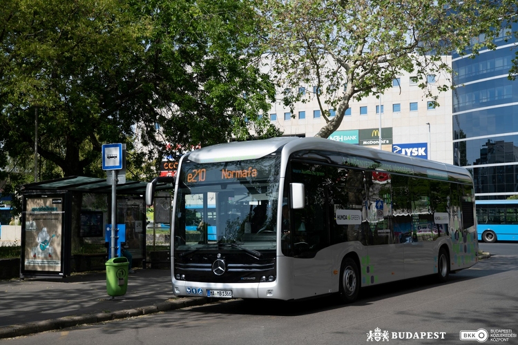 A jövő járműve Budapesten - elektromos buszt tesztelnek a fővárosban