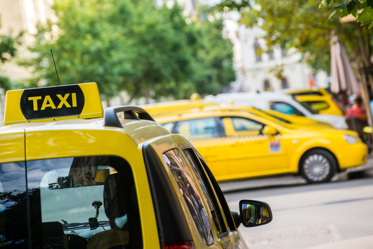 Átláthatóbb ügyintézés és szabályozás: a BKK-hoz került a taxikkal kapcsolatos feladatellátás