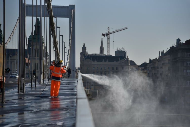 Hétvégén az Árpád híddal folytatódik a budapesti hidak tavaszi nagytakarítása