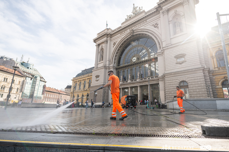 A Keleti pályaudvarnál tartott nagytakarítást és közrendvédelmi akciót partnereivel a BKK