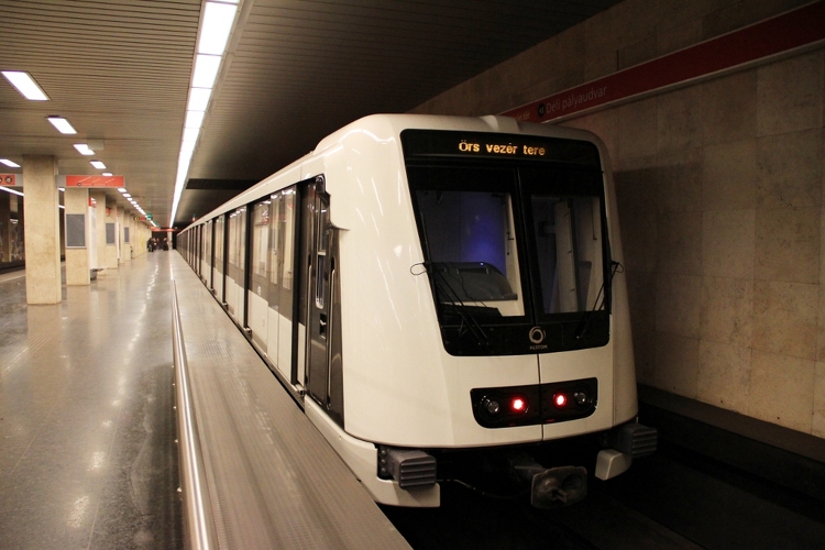 BKK: rövidített útvonalon jár a 2-es metró csütörtök és péntek este, valamint szombaton és vasárnap