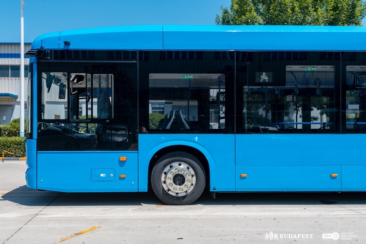 Pár nap, és forgalomba állnak az új elektromos BYD autóbuszok