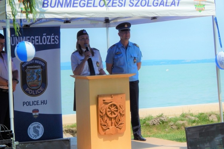 Rendőrök és diákok teremtenek közbiztonságot a Balatonnál