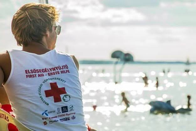 Már 13 éve vigyáznak ifjú önkéntesek a balatoni nyaralókra