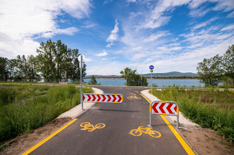 Háromnegyedddel többen bicikliztek tavaly a Balatonnál és a Tisza-tónál, mint egy évvel korábban