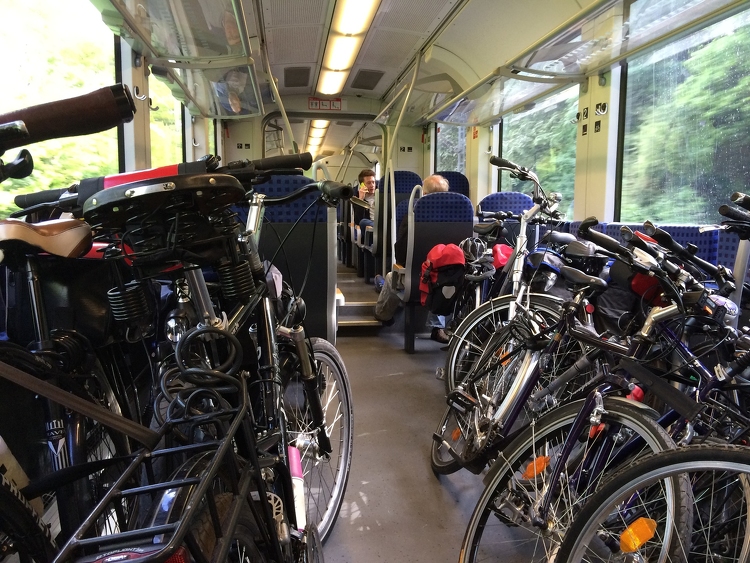 MÁV-Start: a kerékpár szállításra alkalmas összes vasúti kocsi közlekedni fog a hosszú hétvégén