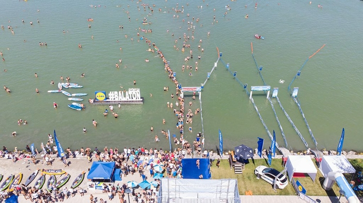 Jövő szombaton negyvenedszer tartják meg a Balaton-átúszást