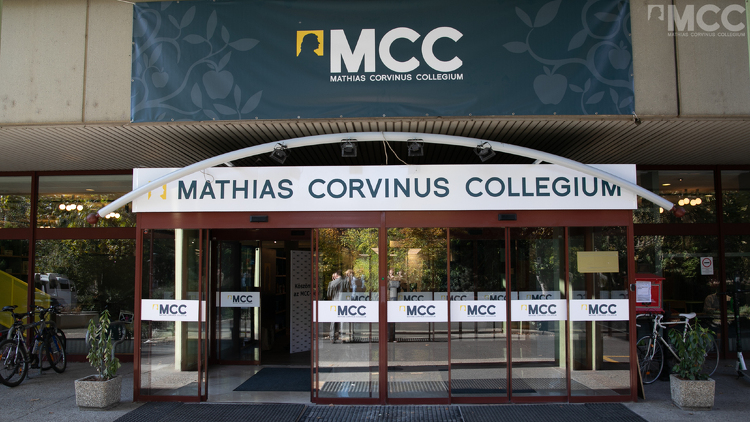 Kaposváron és a Felvidéken is elindulnak a Mathias Corvinus Collegium képzései