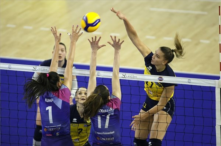 Egy győzelem választja el a Kaposvár női röplabda csapatát az Extraliga döntőjétől