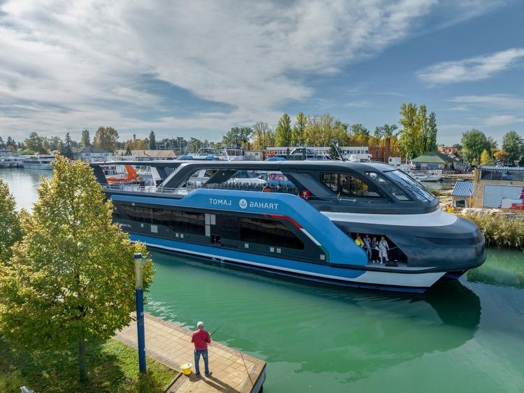 Különleges élmény az őszi balatoni hajózás