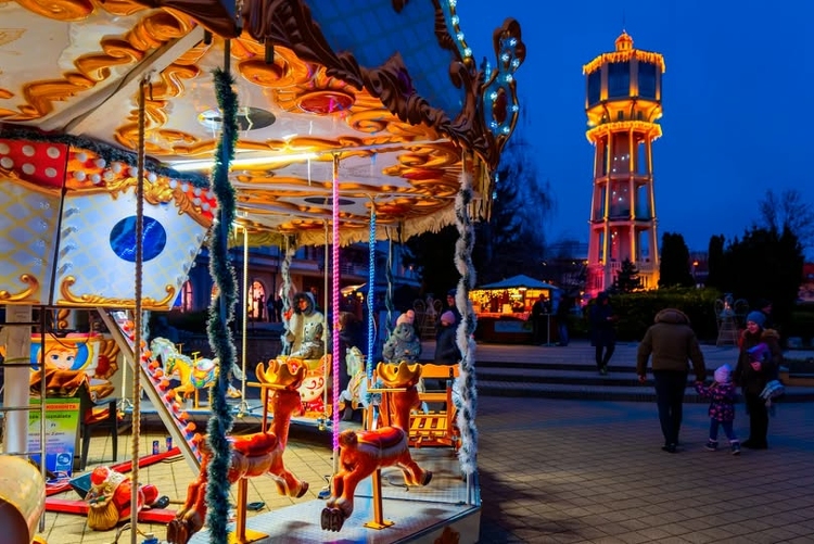 Ünnepi díszbe öltözött Siófok! Télen is érdemes a Balatonhoz látogatni