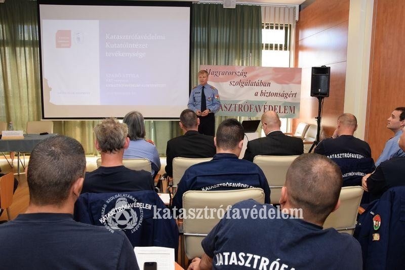 Tűzvizsgálói konferenciát tartott a Tolna Megyei Katasztrófavédelem és a rendőrség