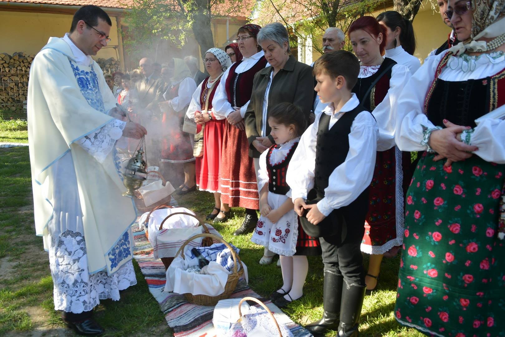 Bukovinai székely szokás szerinti ételszentelést tartottak Kismányokon