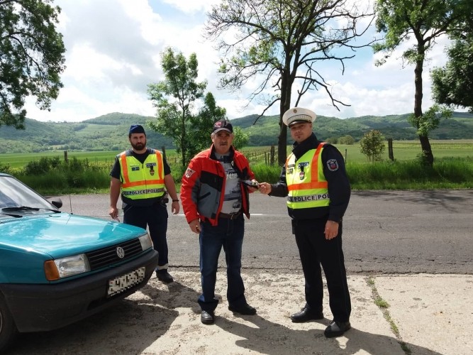 Vadriasztó sípot osztottak a szekszárdi rendőrök