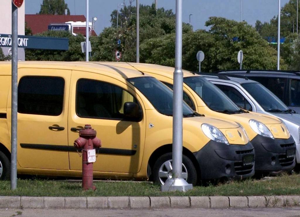 Két autóval gyarapodott az elektromos járművek állománya Pakson