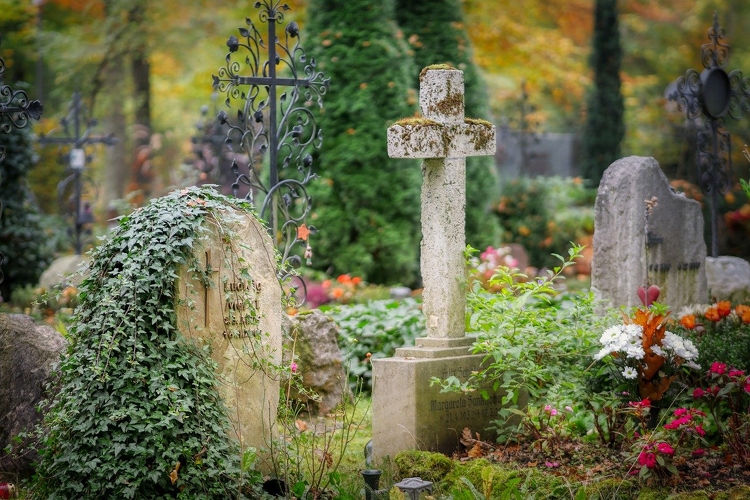 Kamerákkal figyelhetik a temetők bejáratát Szekszárdon