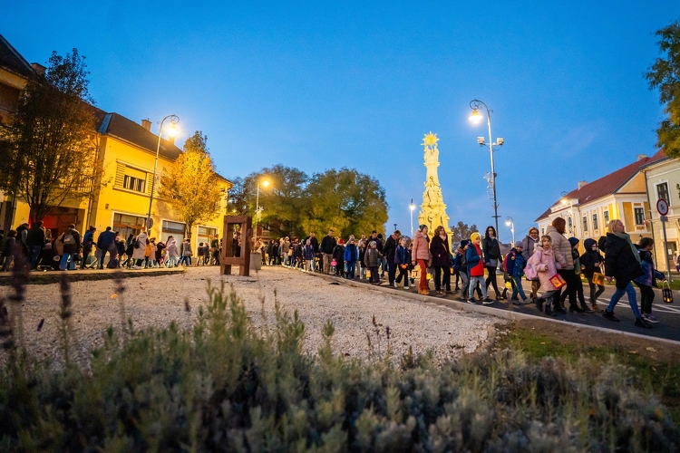 Márton-napi lámpás felvonulást tartottak Bonyhádon