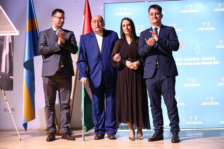 Átadták a Potápi Árpád János-díjat Kakasdon