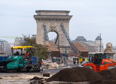 Lánchíd, Clark Ádám téri körforgalom aszfaltozás